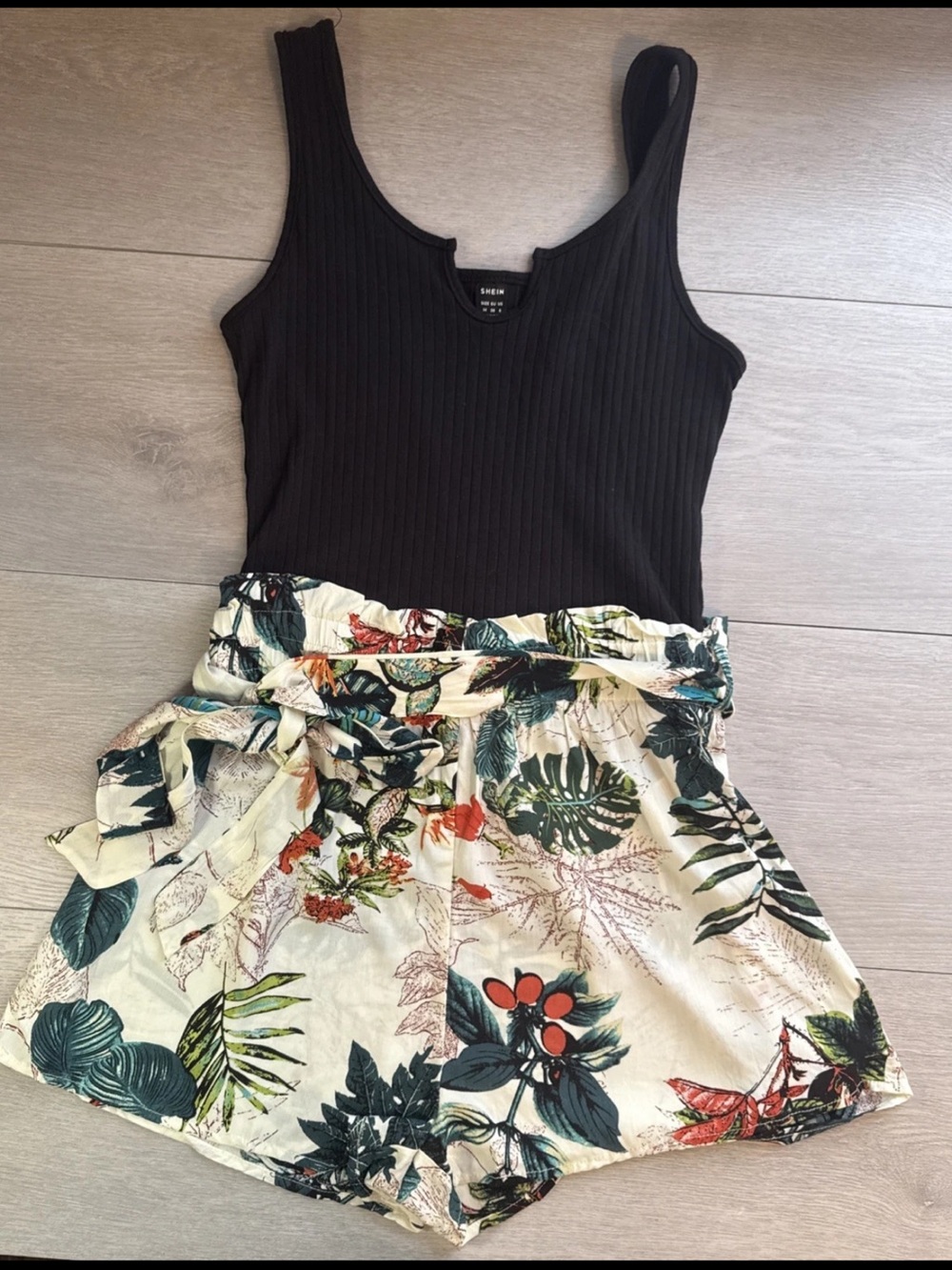 SHEIN Notch Neck Ribbed Tank Top & Tropical Print Belted Shorts Set Medium 6